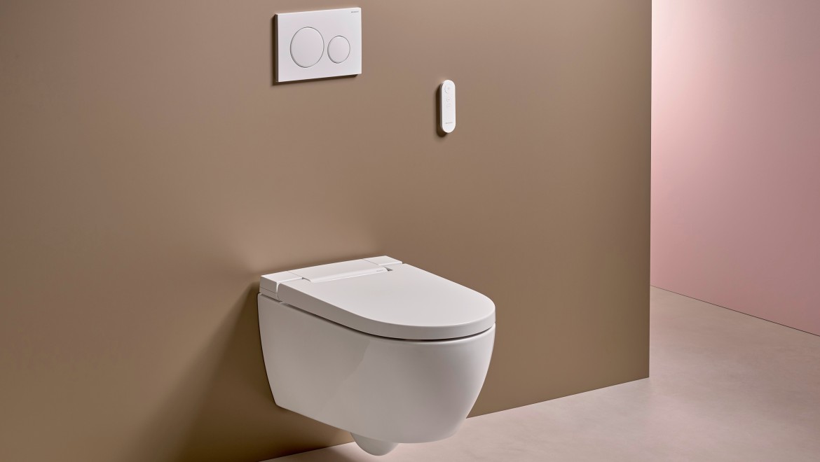 Montiertes Geberit Dusch-WC: Angenehmere, natürlichere und hygienischere Alternative zur Intimreinigung mit Papier.