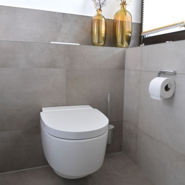 AquaClean Mera Classic Dusch-WC mit geschlossener Keramik