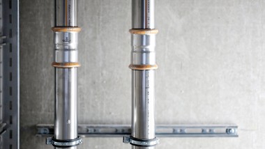 Heizungsinstallation und Druckluftanlage mit Geberit Mapress Therm Heizungsinstallation und Druckluftanlage mit Geberit Mapress Therm