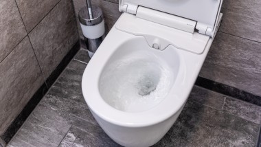 TurboFlush-Spültechnik im Dusch-WC Geberit AquaClean Sela