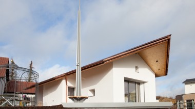 Außenansicht auf das erste autarke Wohnhaus seiner Art. Außenansicht auf das erste autarke Wohnhaus seiner Art.