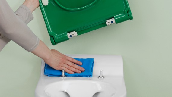 Reinigung Geberit Bambini WC Reinigung Geberit Bambini WC