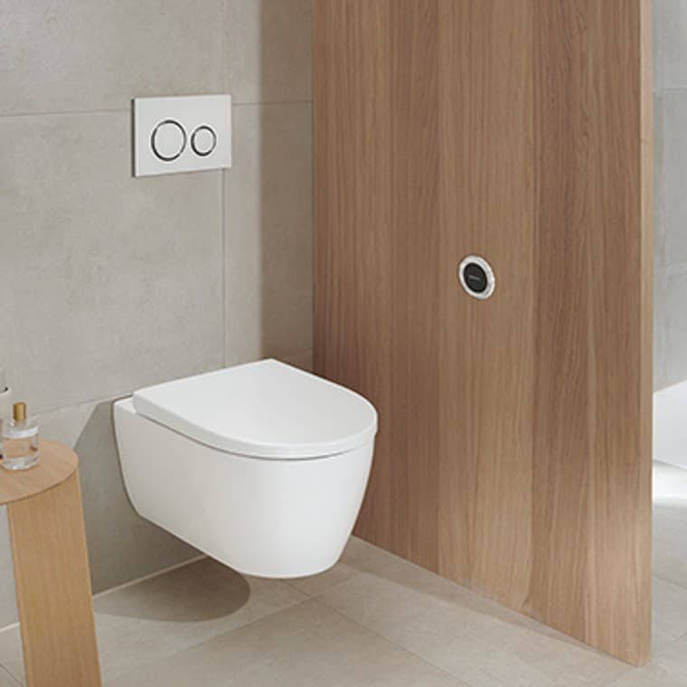 Geberit WC mit Fernauslösung Geberit WC mit Fernauslösung
