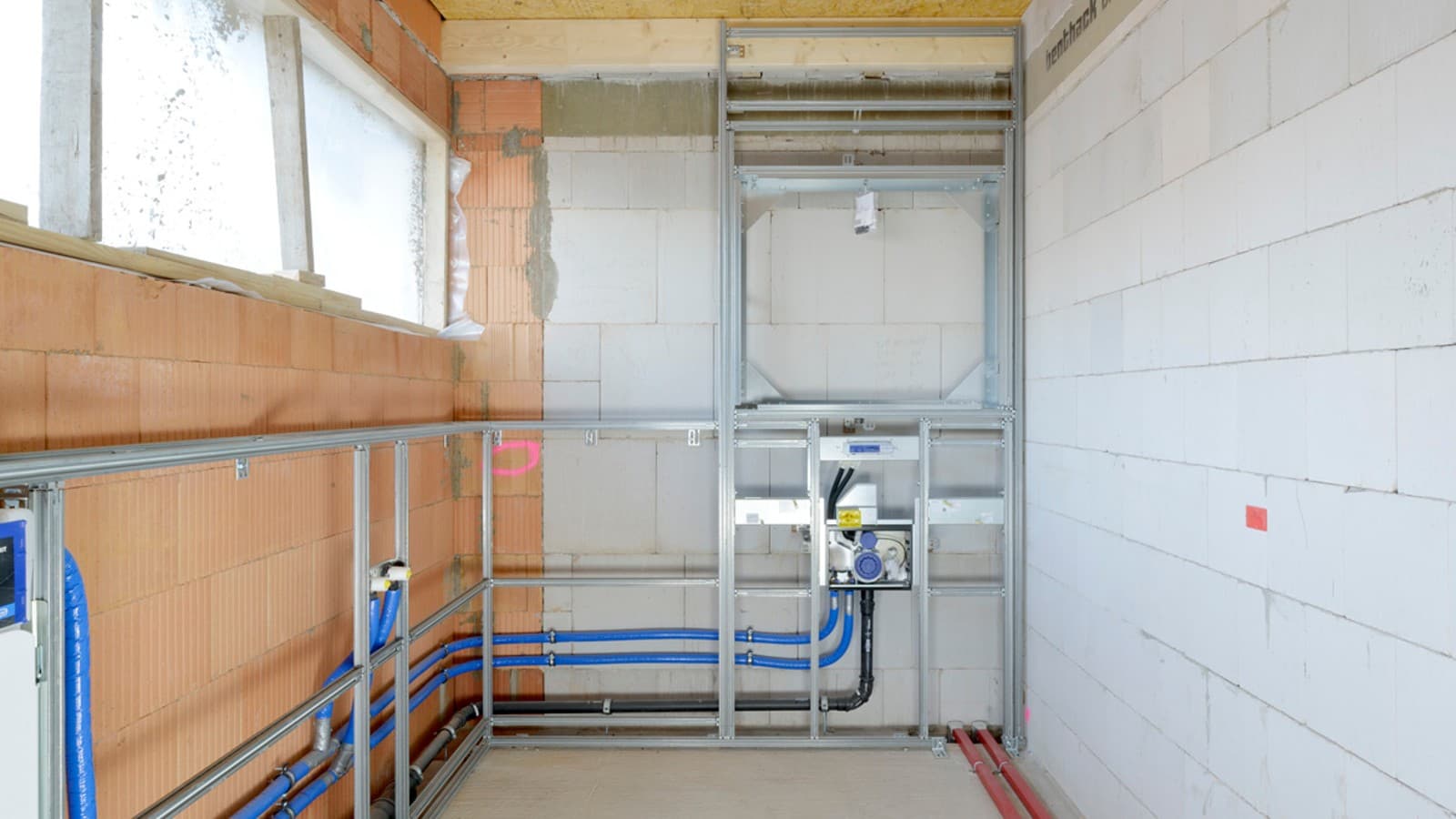 Mit dem Vorwandinstallationssystem GIS lassen sich individuelle Bäder verwirklichen Mit dem Vorwandinstallationssystem GIS lassen sich individuelle Bäder verwirklichen