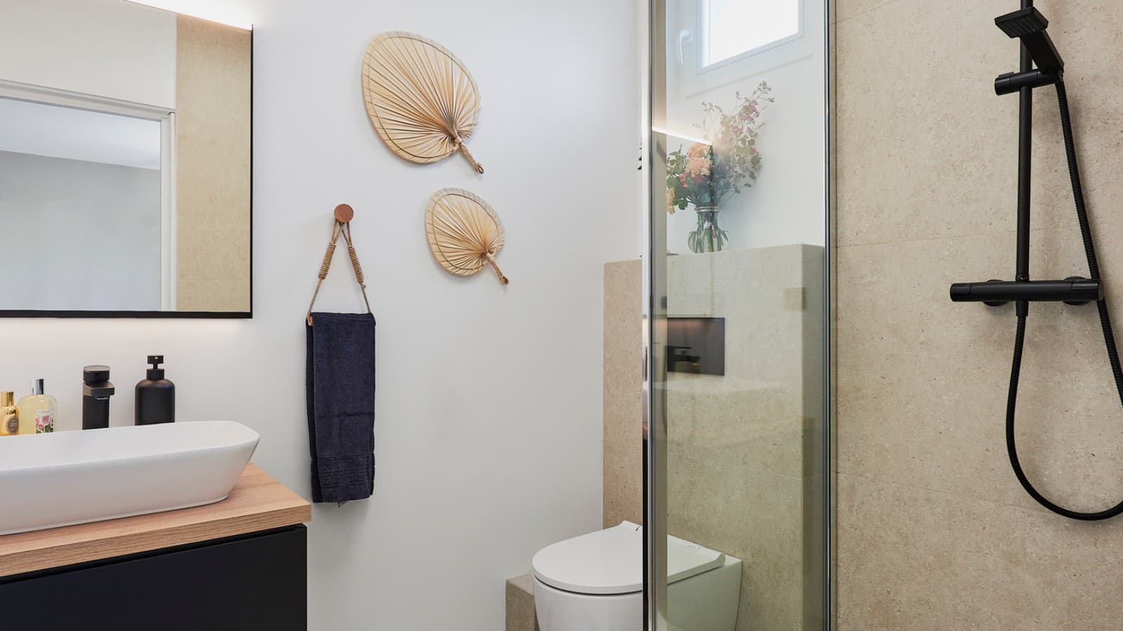 Kleines Badezimmer mit Dusche Kleines Badezimmer mit Dusche
