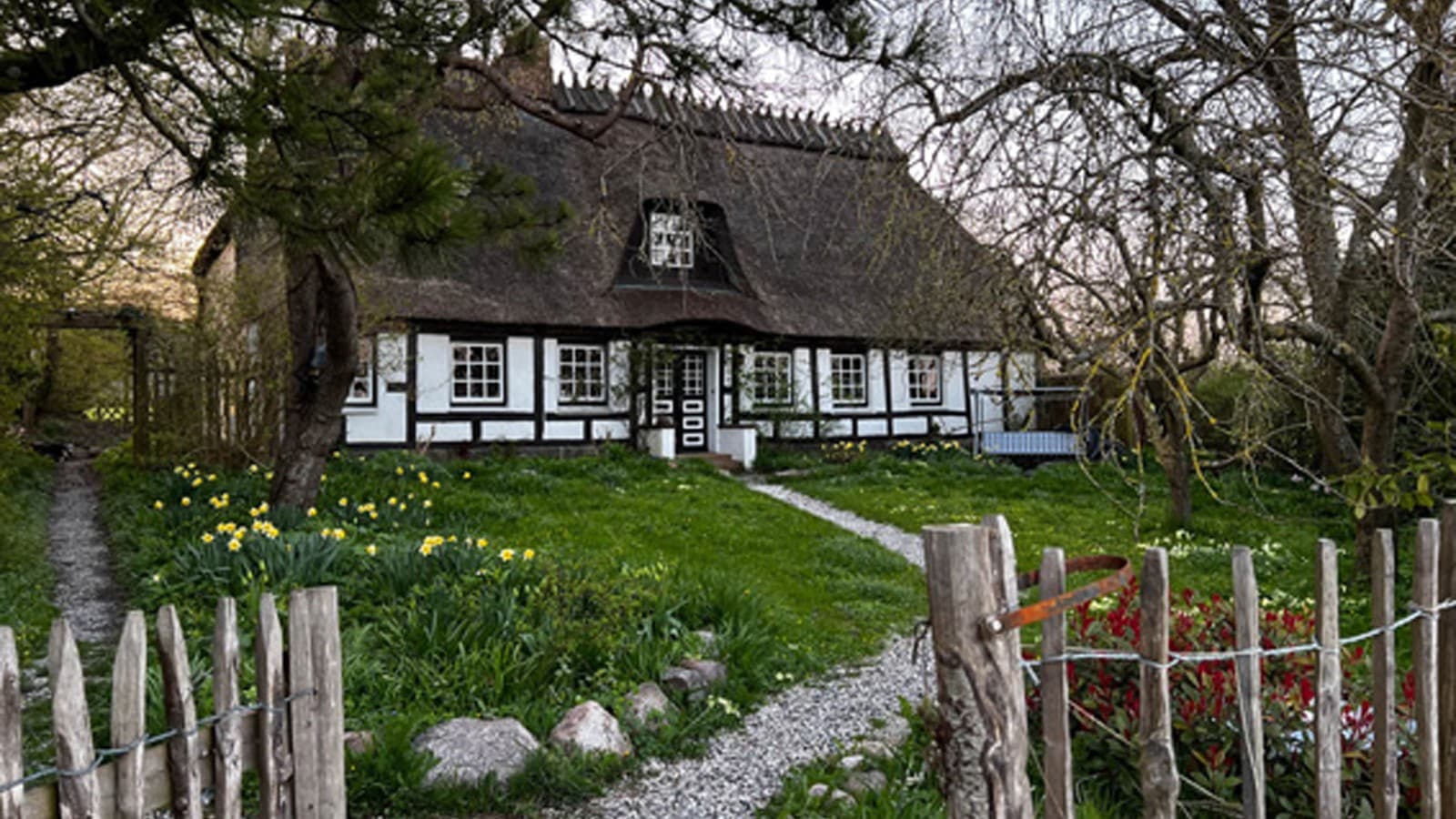 Die Außenansicht des Reethauses. Die Außenansicht des Reethauses.