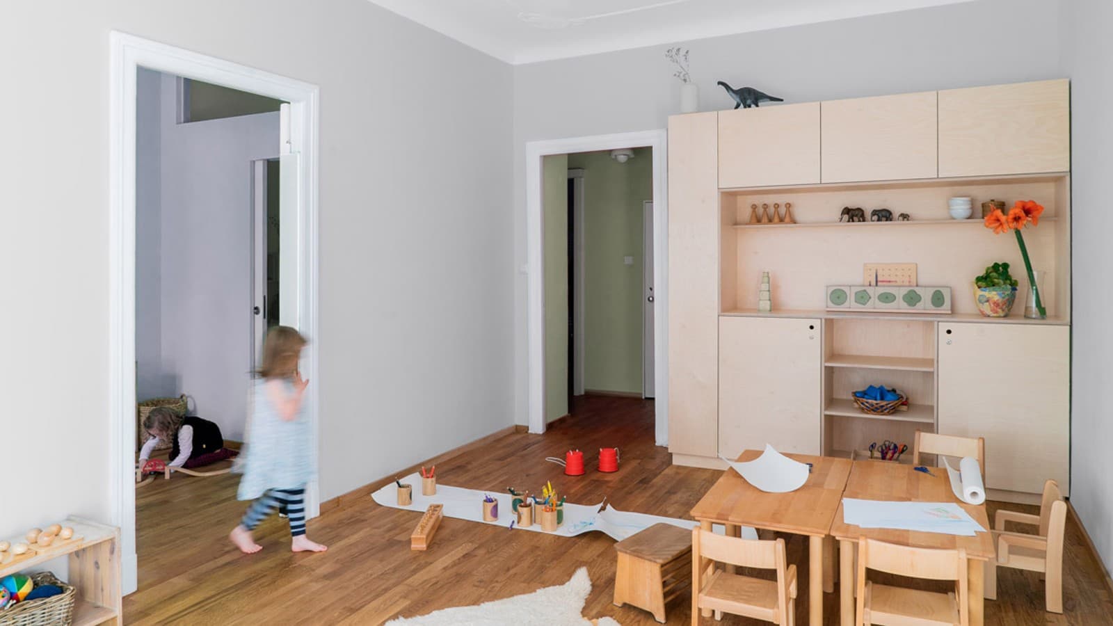 Spielbereich der neuen Montessori Kita. (© Sebastian Díaz de León) Spielbereich der neuen Montessori Kita. (© Sebastian Díaz de León)