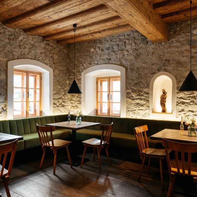 Blick in die Gaststube im Refugium Lunz. (© Gregor Hofbauer/Refugium Lunz) Blick in die Gaststube im Refugium Lunz. (© Gregor Hofbauer/Refugium Lunz)