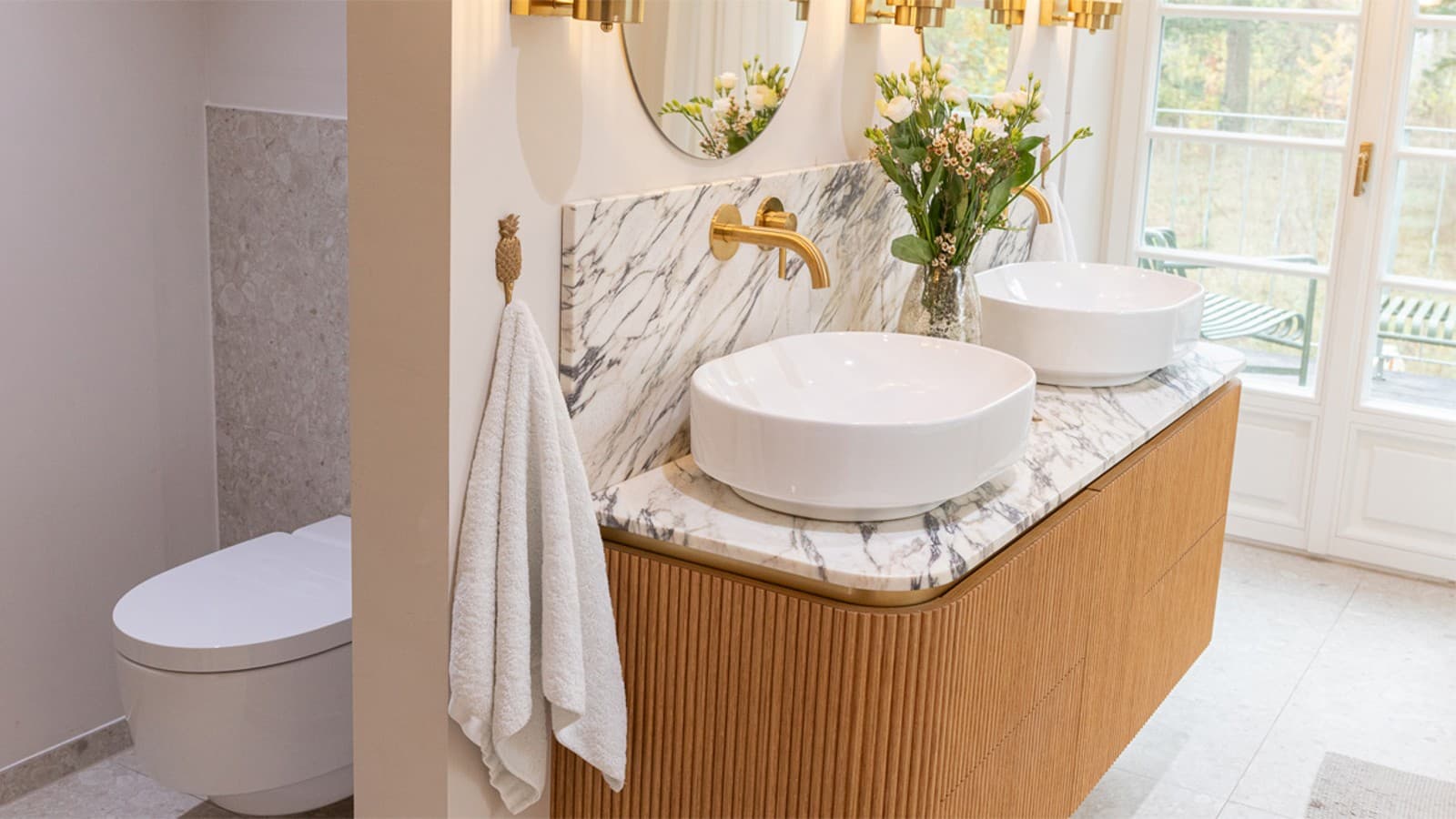 Geberit AquaClean Dusch-WC wurde bei der Badrenovierung installiert. Geberit AquaClean Dusch-WC wurde bei der Badrenovierung installiert.