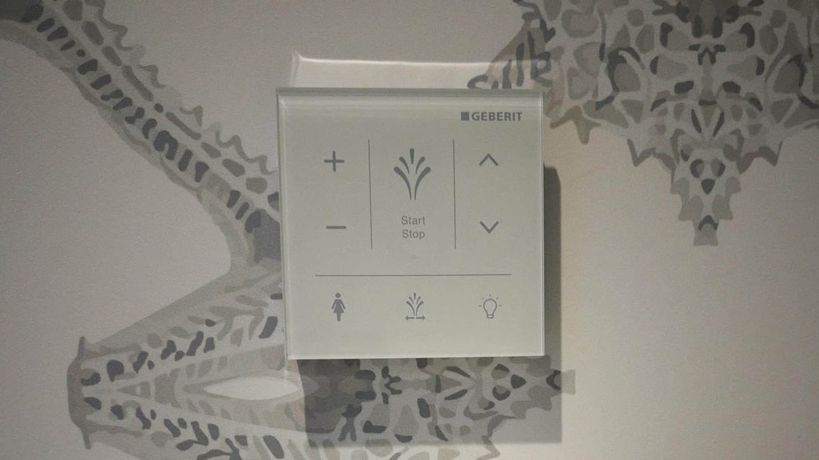 Geberit Bedienpanel für AquaClean Dusch-WC (© Werner Streitfelder) Geberit Bedienpanel für AquaClean Dusch-WC (© Werner Streitfelder)