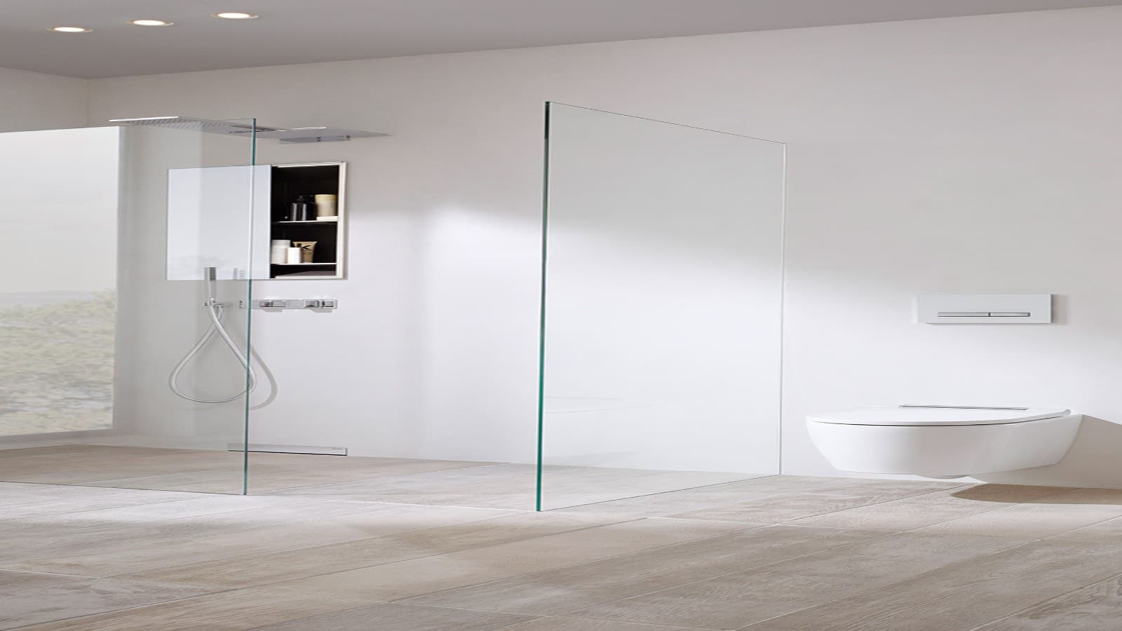 Kleines Bad mit wandhängendem WC, Waschplatz und Badewanne der Serie Renova Compact. Kleines Bad mit wandhängendem WC, Waschplatz und Badewanne der Serie Renova Compact.