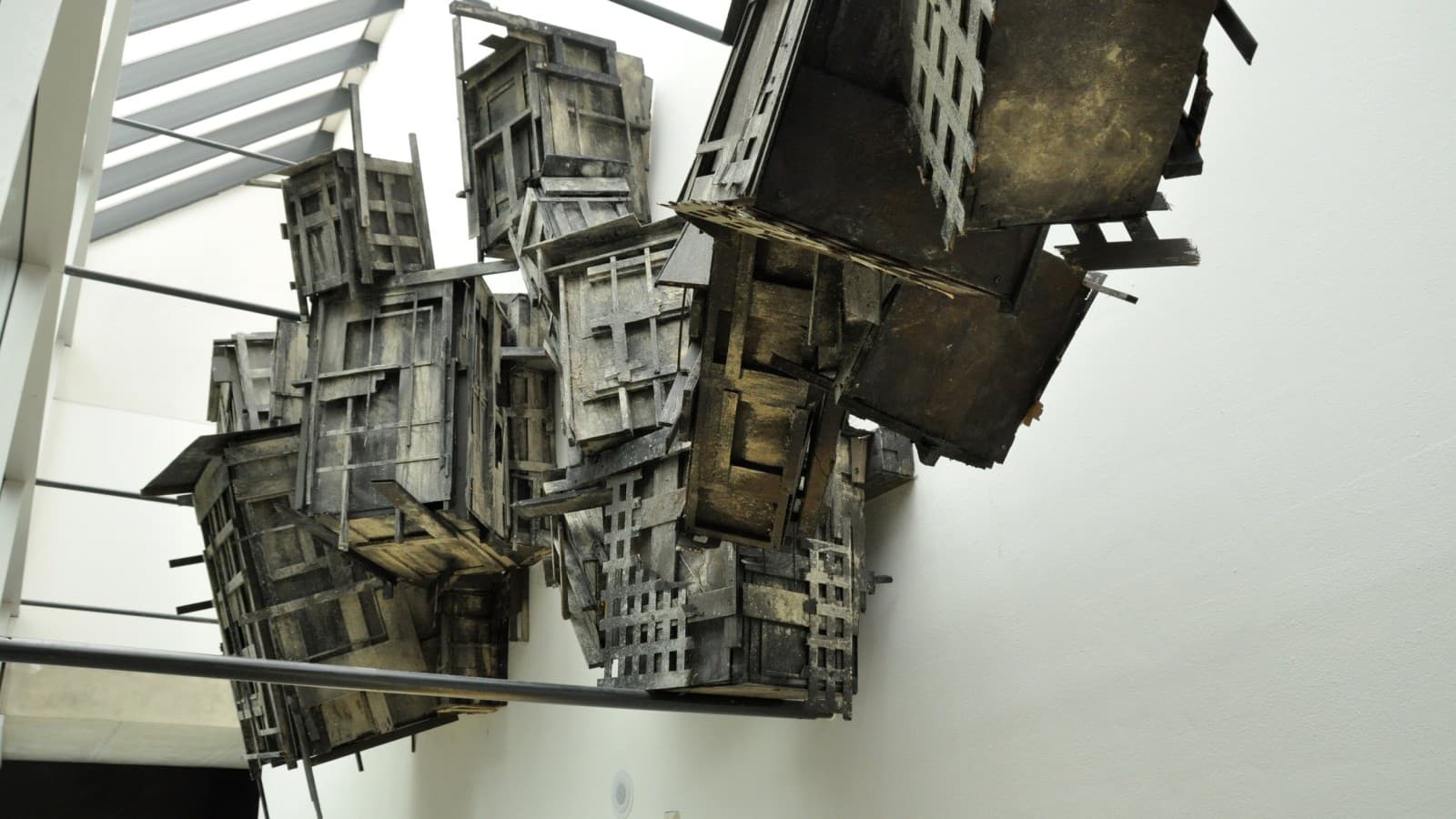 Pim Palsgraaf Installation „In the absence of light“ im Museum Kunsthal Rotterdam 2019. (© Pim Palsgraaf) Pim Palsgraaf Installation „In the absence of light“ im Museum Kunsthal Rotterdam 2019. (© Pim Palsgraaf)