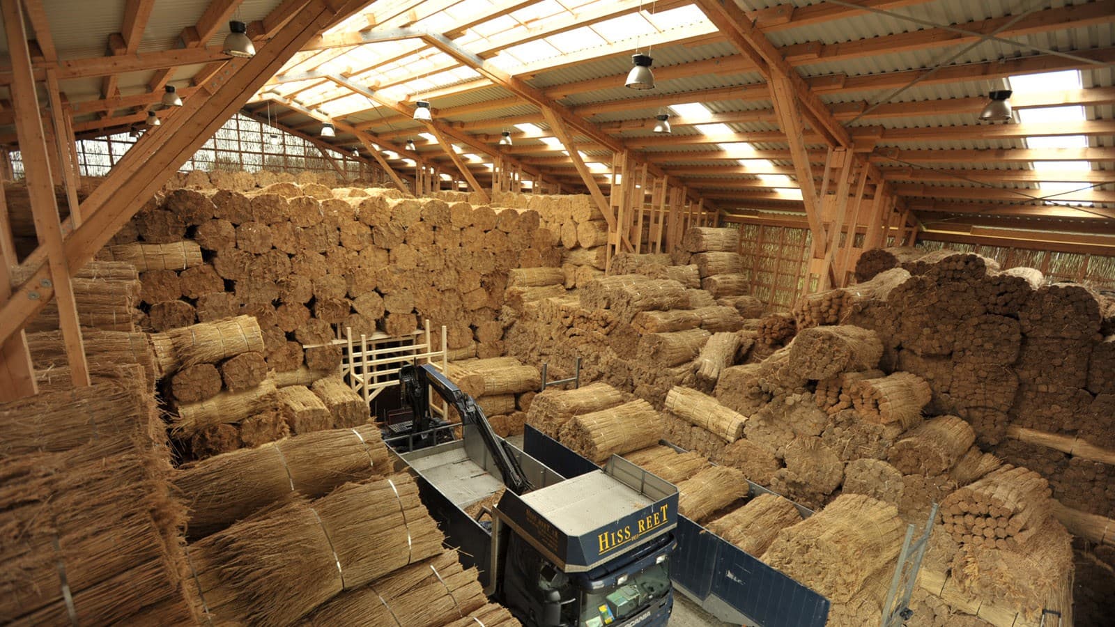 Baustofflager mit Reet Baustofflager mit Reet