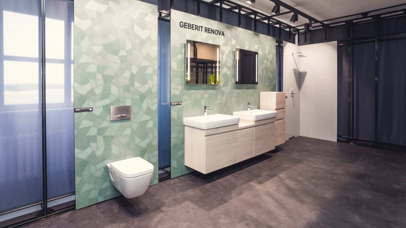 Badserie Geberit Renova in der Ausstellung des Keramikwerks in Haldensleben. Badserie Geberit Renova in der Ausstellung des Keramikwerks in Haldensleben.