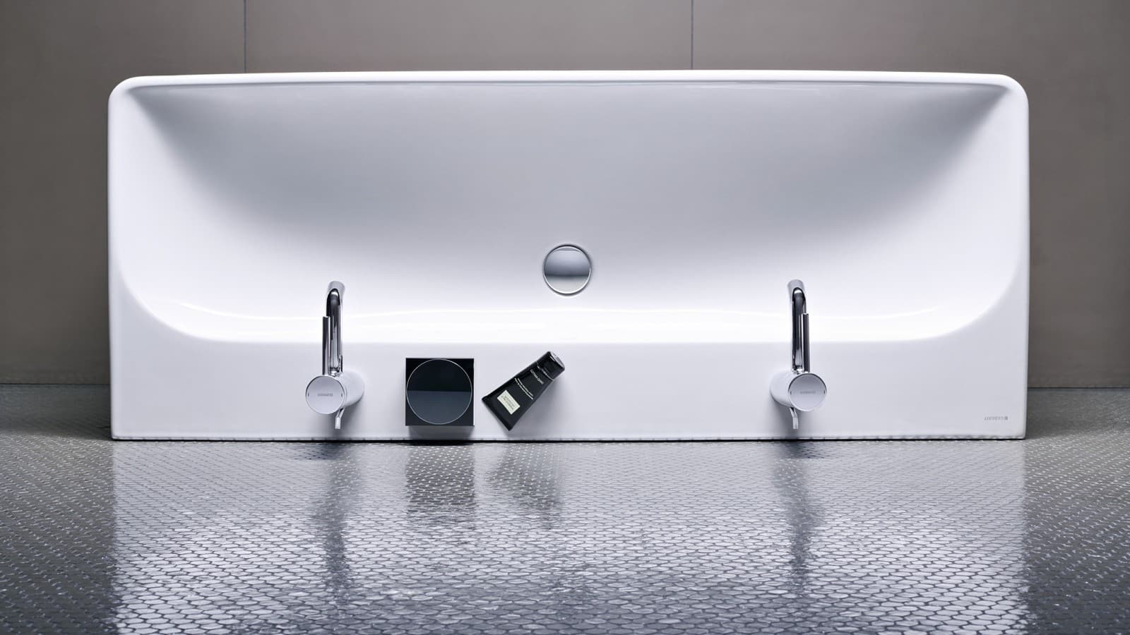 Geberit Smyle Doppelwaschtisch Geberit Smyle Doppelwaschtisch