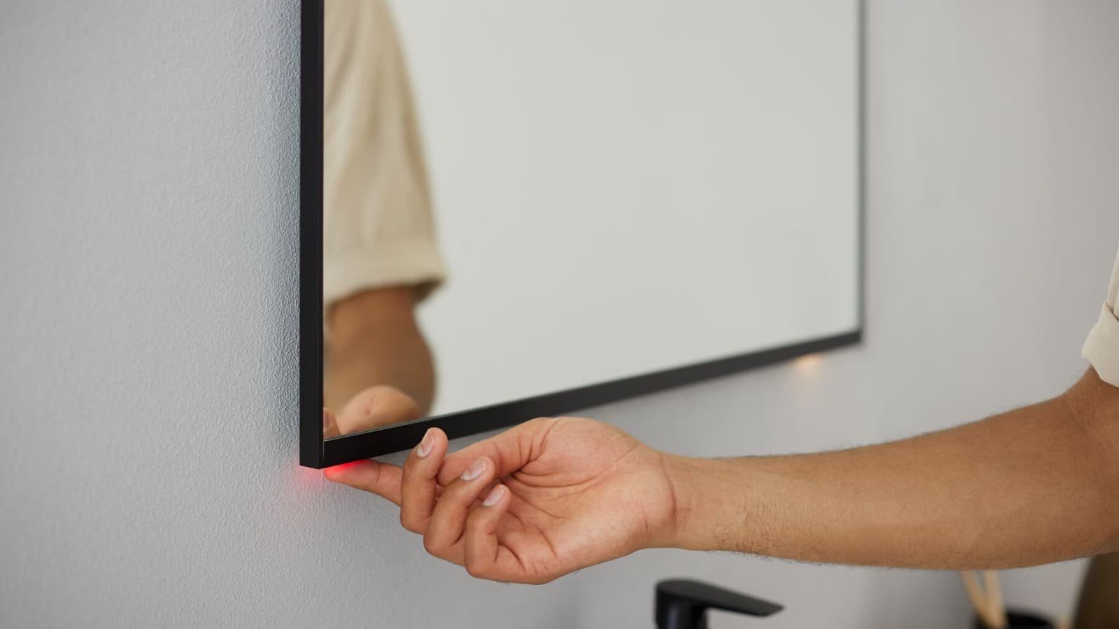 In matt schwarz erhältlich, der Option Spiegel In matt schwarz erhältlich, der Option Spiegel