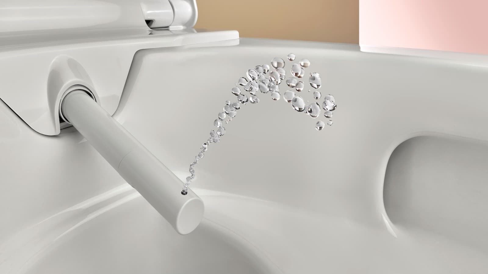Toilette mit Reinigungsfunktion: Duschstrahl des Dusch-WC Geberit AquaClean Alba Toilette mit Reinigungsfunktion: Duschstrahl des Dusch-WC Geberit AquaClean Alba