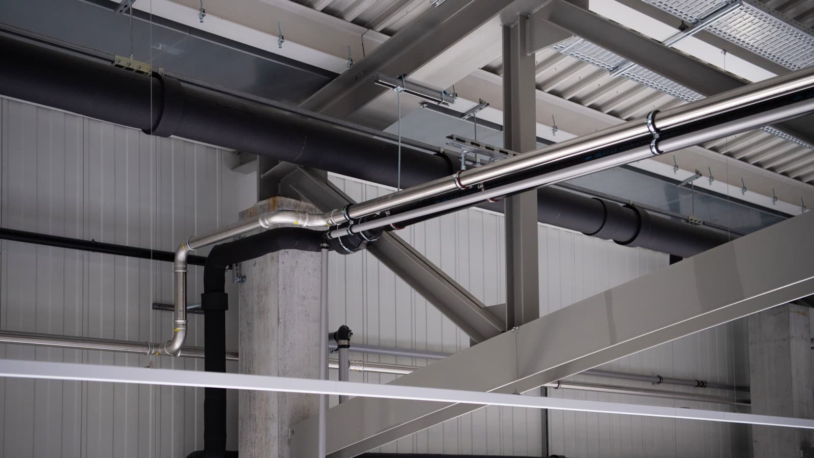 Geberit Mapress Edelstahl für unterschiedliche Medien wie Gas, Druckluft und Kühlung Geberit Mapress Edelstahl für unterschiedliche Medien wie Gas, Druckluft und Kühlung
