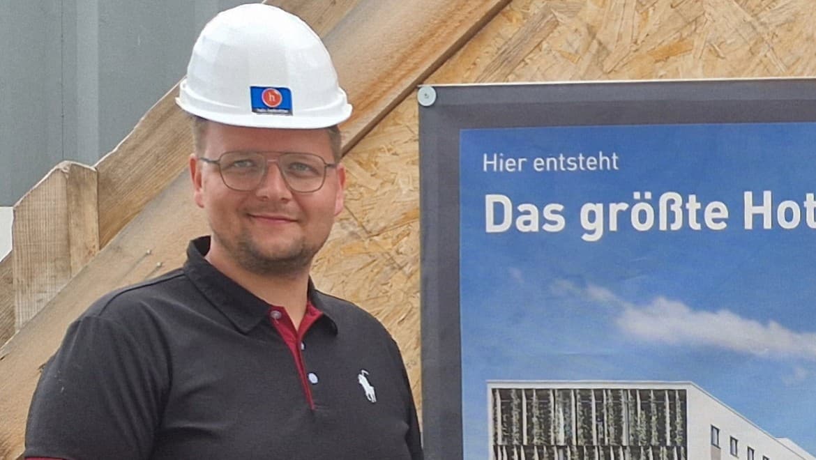 Florian Schmallegger, Projektleiter der Firma Heiz-Hofstätter (© Geberit) Florian Schmallegger, Projektleiter der Firma Heiz-Hofstätter (© Geberit)