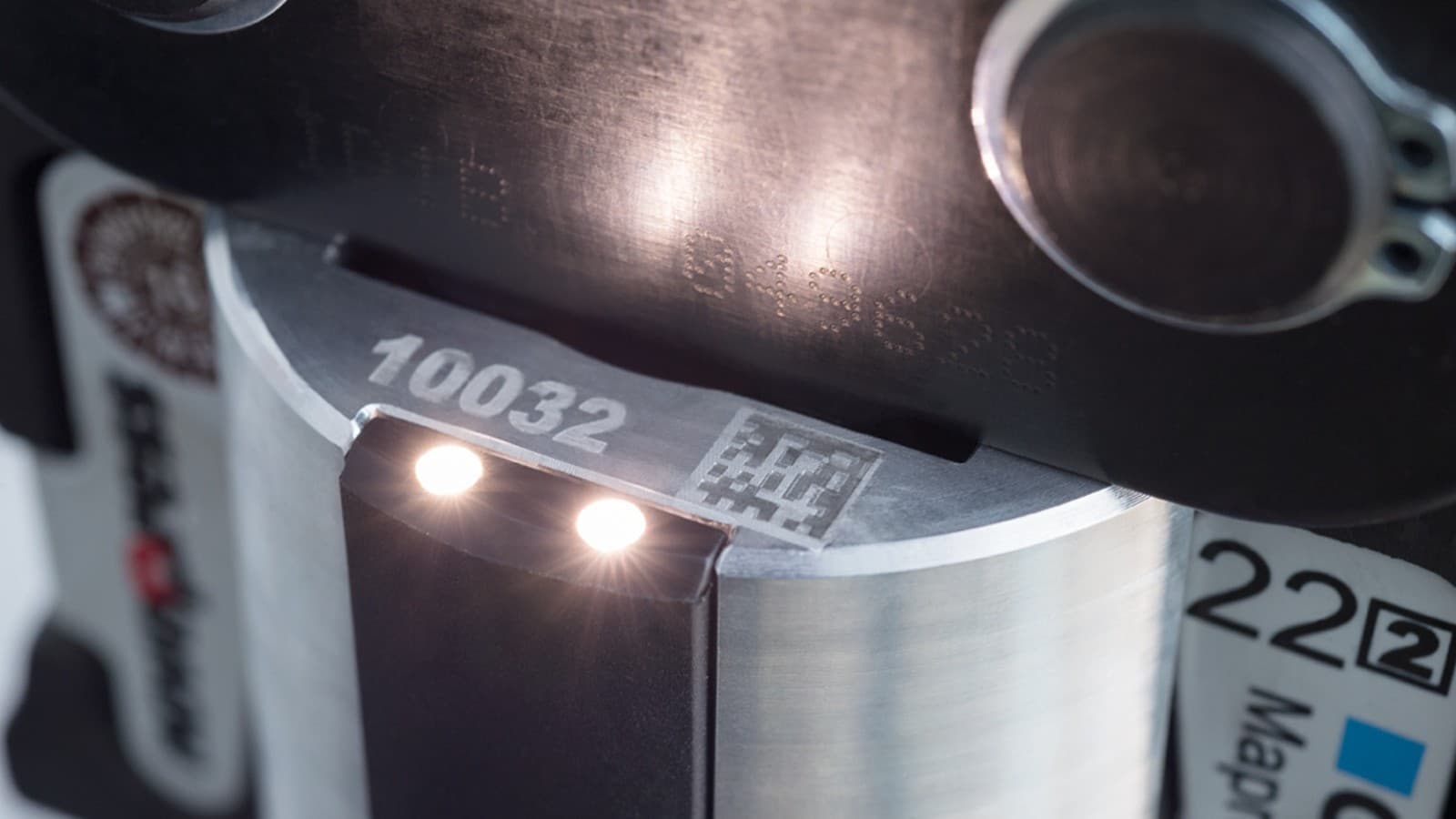 Geberit Presswerkzeug mit Pressstellenbeleuchtung sorgt für gute Sicht in dunklen Ecken Geberit Presswerkzeug mit Pressstellenbeleuchtung sorgt für gute Sicht in dunklen Ecken